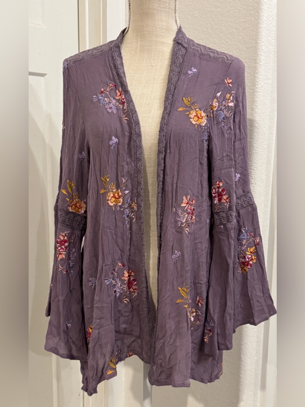 Sundance Embroidered Floral Open Front Kimono Cardigan Bell Sleeve Purple L